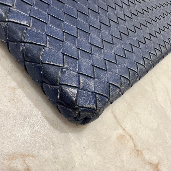 Bottega Veneta iPad woven leather navy iPad case 💙 - Picture 6 of 9